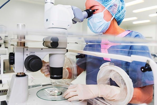 2023年在乌克兰做第三代试管婴儿的胚胎移植费用是多少钱?