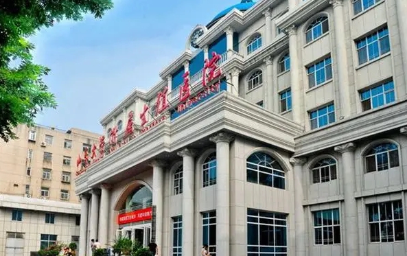 济南山大生殖医生做第三代试管的费用大概是多少?