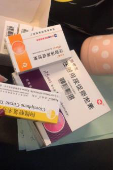 中间有事耽搁了几个月，终于等到了再次促排时间，还有一些单据过期了，重新做了检查，写了病例，又重新定了方案，这次主任定的直接用拮抗剂方案，月经来第二天开始促排，这次开了果纳芬，打了七天的药量，医生告知可以停针了，然后打了夜针，隔天等取卵。
到取卵的时候，更多的是担心、害怕，还有无助，怀着忐忑的心进入了取卵室，不过取卵其实并没有想象的可怕，我反应不大，也没很大的感觉。取卵取的非常顺利，取了八个，最后配成了八个，定的三天后移植。